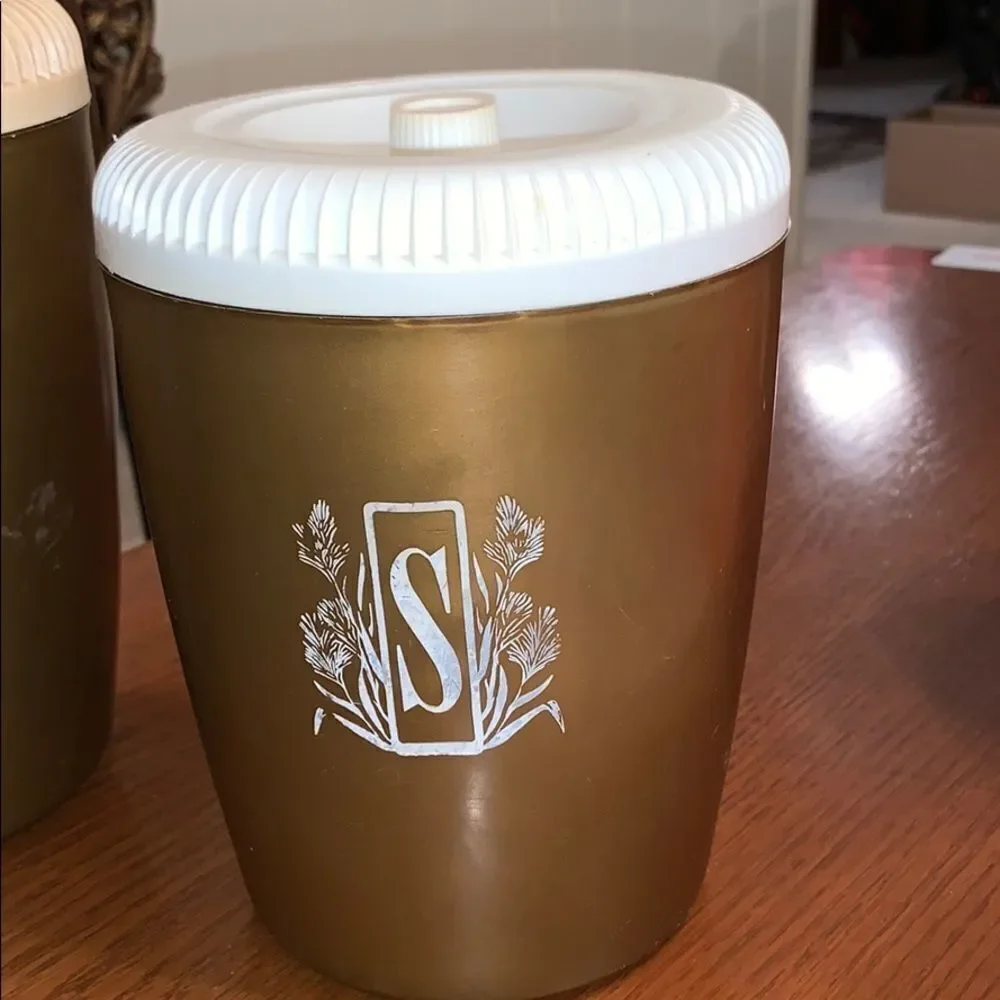 Vtg bronze plastic flour & sugar canisters‎